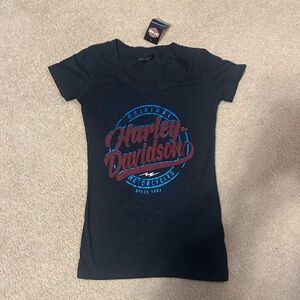 Harley Davidson T-shirt size XS
full length women’s tee
grey color
OBO ON PRICE